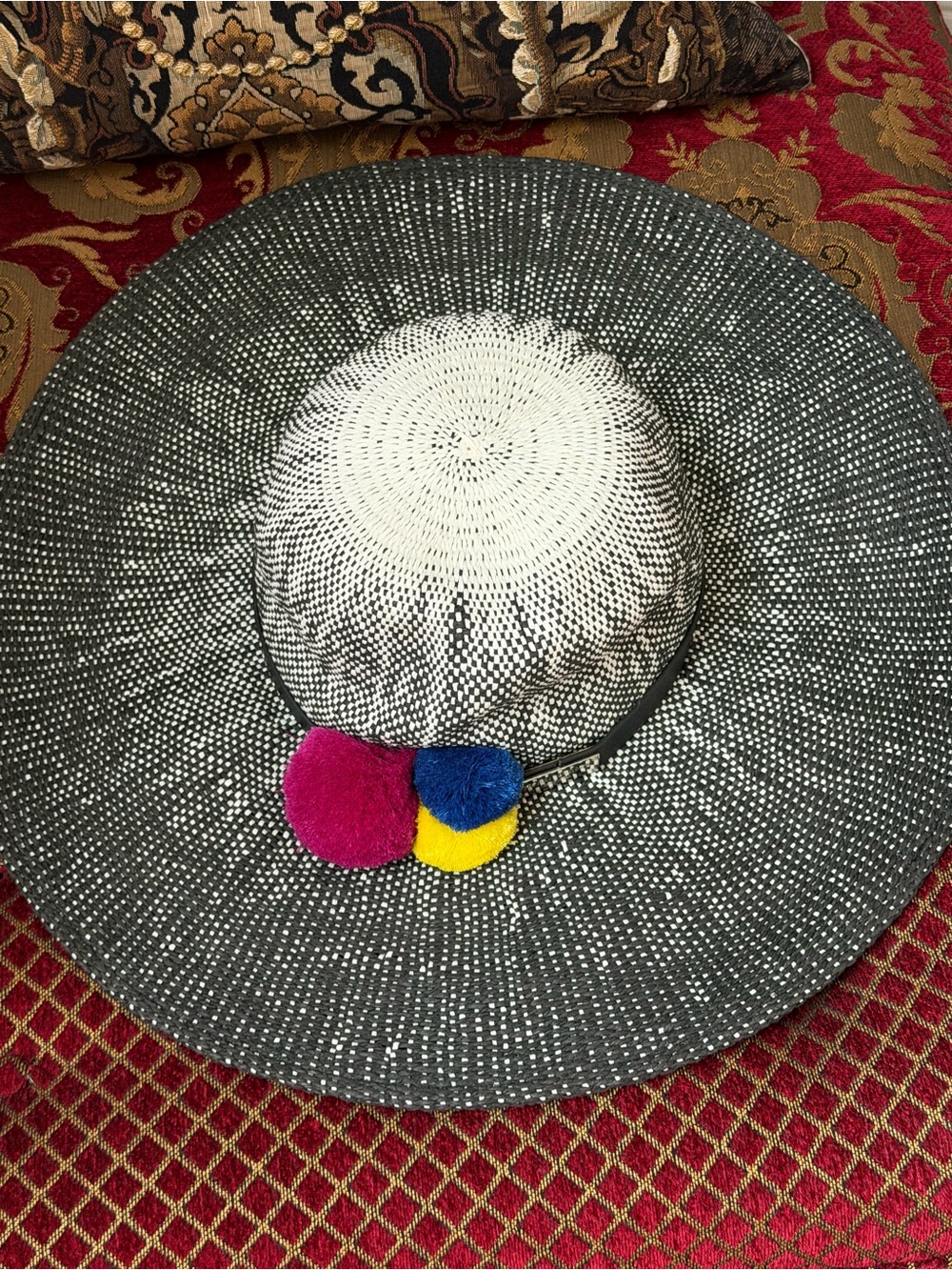 Henri Bendel Lima Ombré Straw Hat With Pom Poms EUC